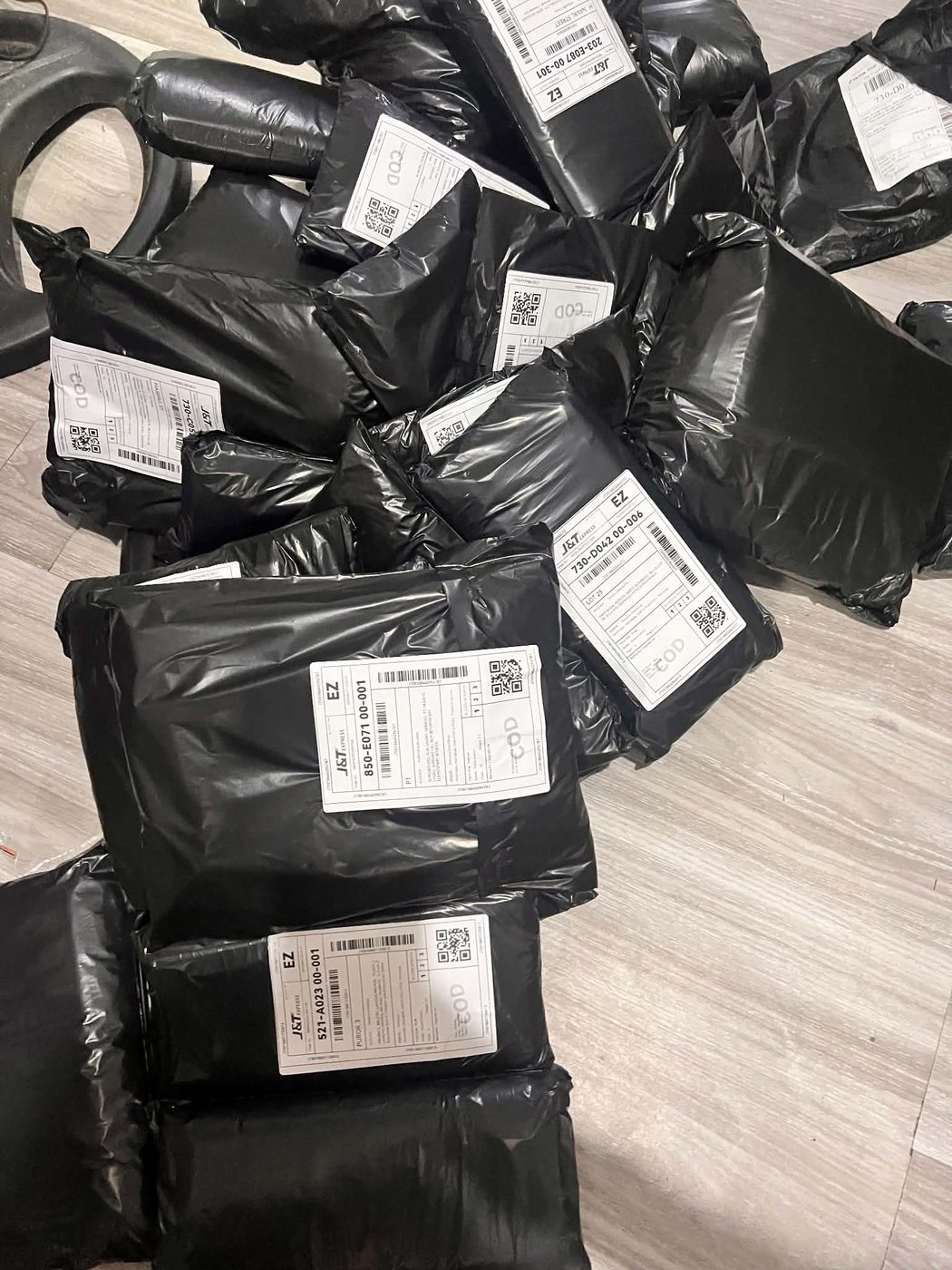 Mga COD parcel