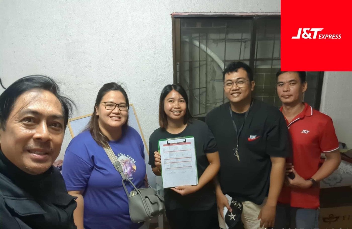 Pickup ng courier sa bahay